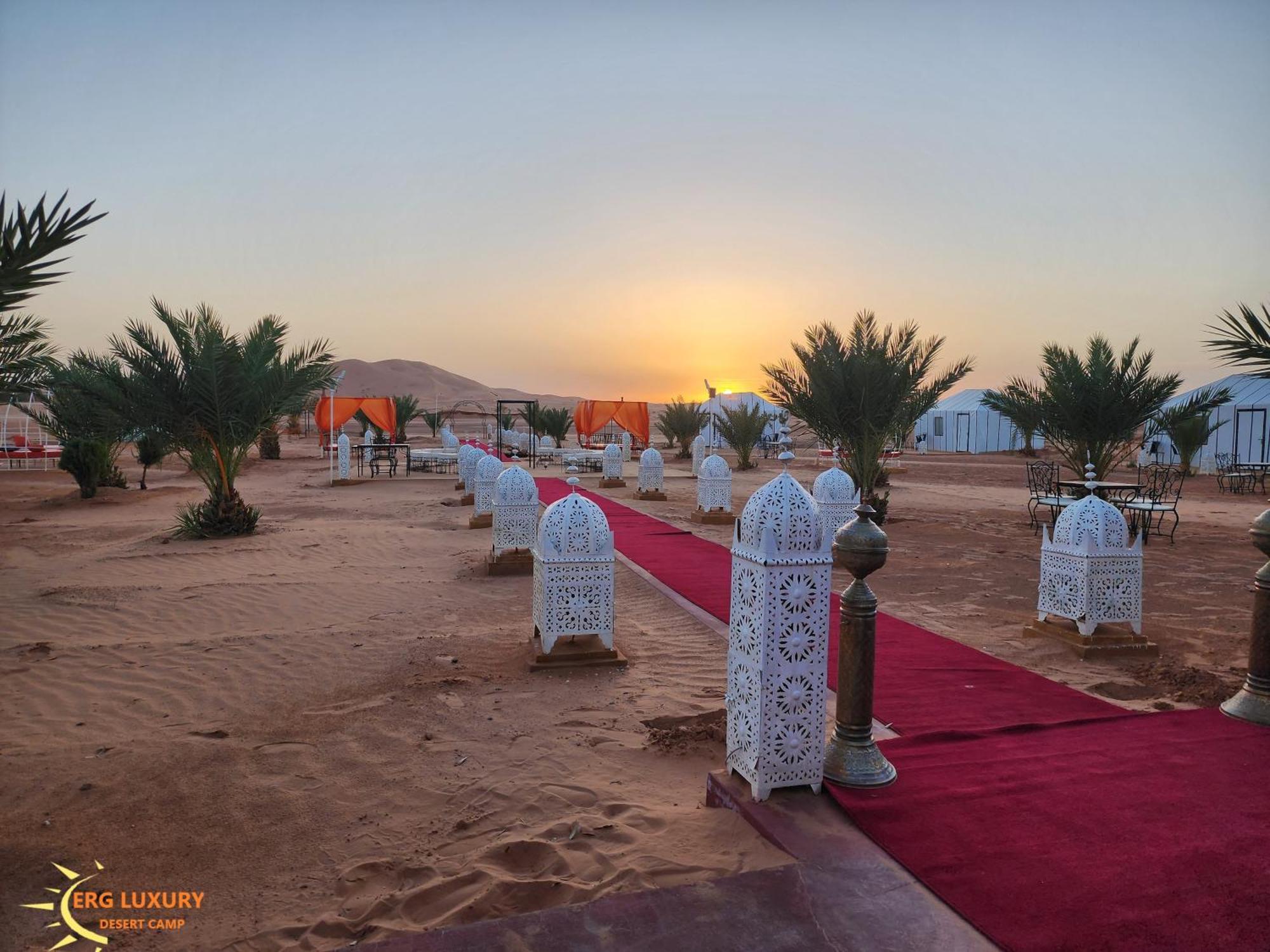 ホテル Dounia Luxury Camp メルズーガ エクステリア 写真